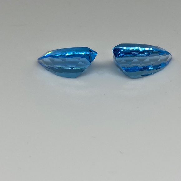 Swiss Blue Topaz Twin Stones - Picture 4 of 4